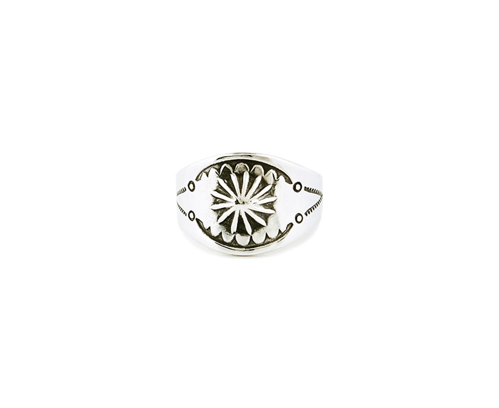 Shell Curved Ring